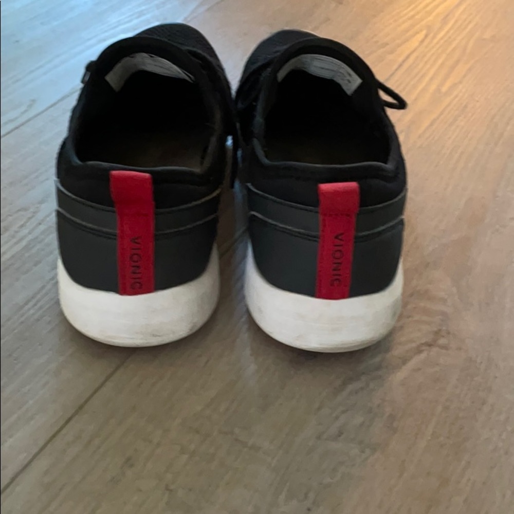 Vionic Sneakers - Picture 2 of 8